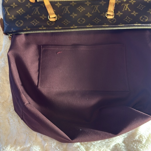 LV tote with small gold-plated key lock - Picture 11 of 11